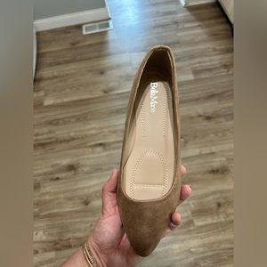 Never worn size 8.5 flats